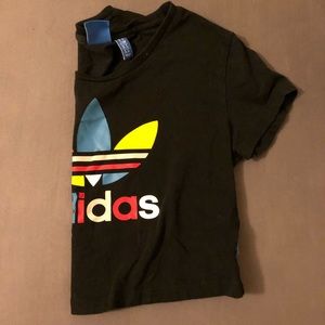 👟 Adidas Crop Top